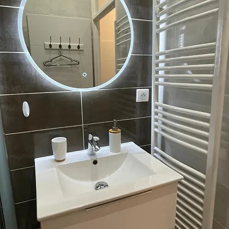 Chez Jean-yves Et Zoe - La Dolce - Au Calme, Tres Propre, Proche Parkings Apartman