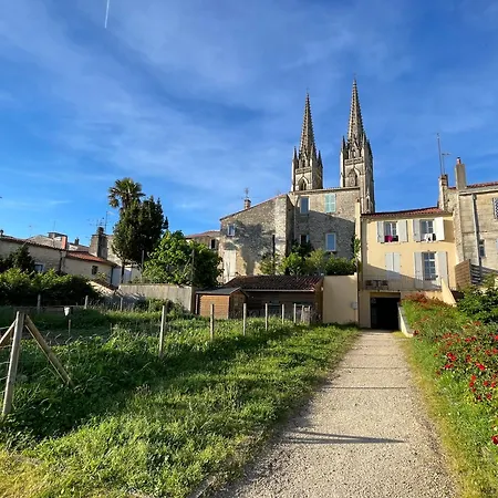 Chez Jean-yves Et Zoe - La Dolce - Au Calme, Tres Propre, Proche Parkings Apartman *